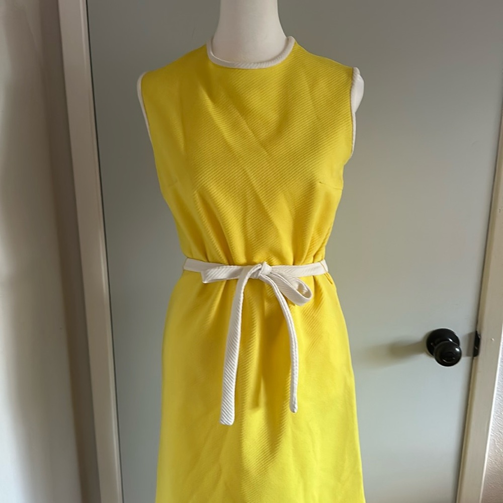 Medium vintage dress